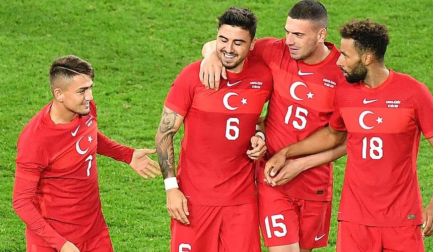 piłkarze reprezentacji Turcji, radość po zdobyciu bramki