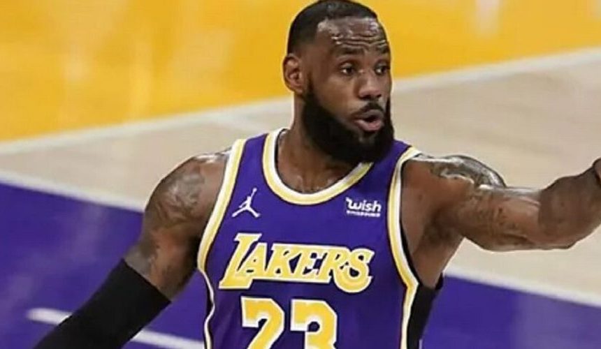 Koszykarz LeBron James