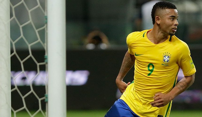 Piłkarz reprezentacji brazylii Gabriel Jesus w żółtej koszulce