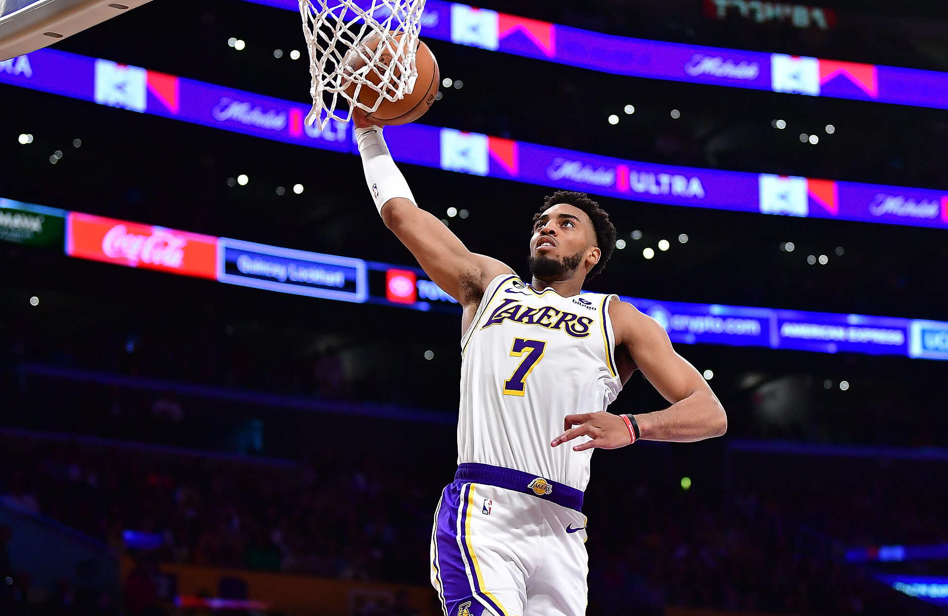 la-lakers-troy-brown-typy-nba