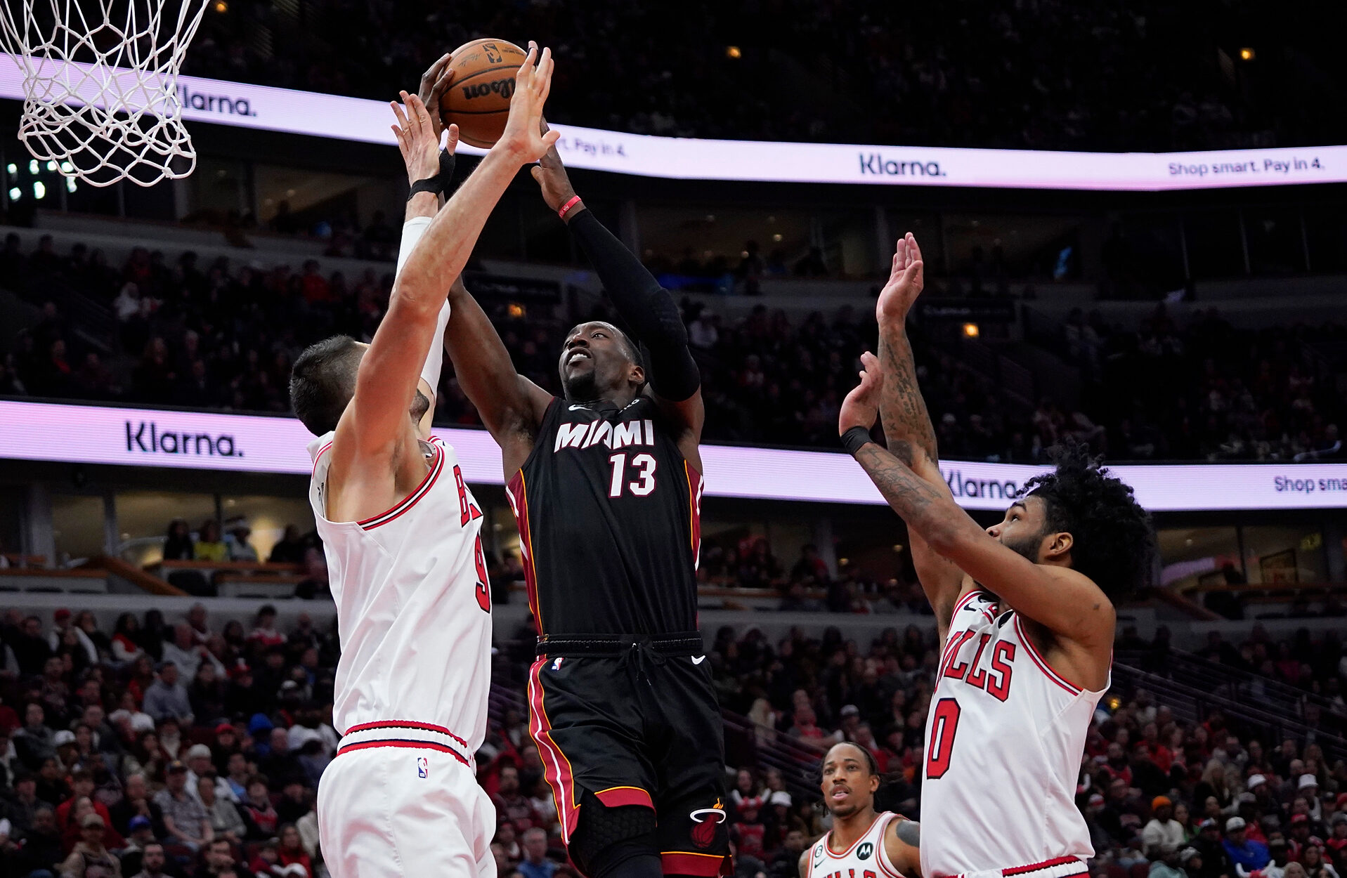 maimi-heat-bam-adebayo-chicago-bulls-typy-play-in-nba